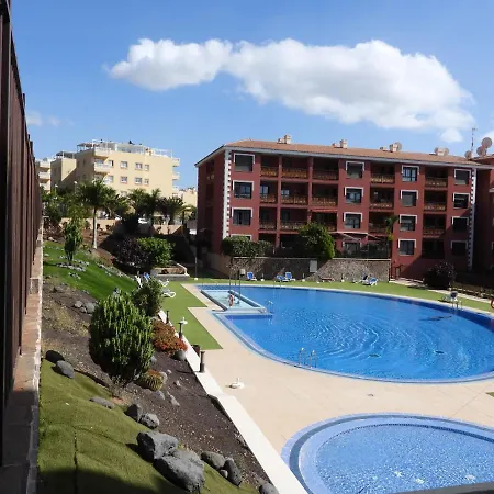 Luminoso Y Elegante, Piscinas Y Pistas De Padel Palm-mar