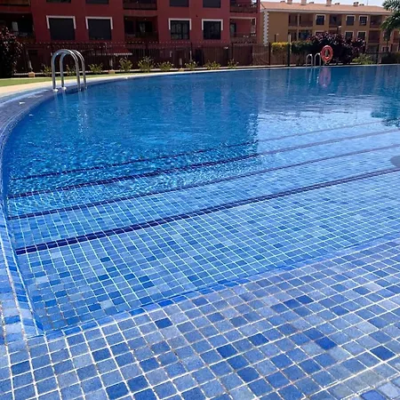 Luminoso Y Elegante, Piscinas Y Pistas De Padel Apartment *